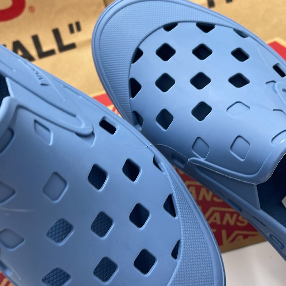 Vans Men’s Slip-On Trk Captains Blue 
VN0A5HF8ZR8
Sneakers - Picture 14 of 16